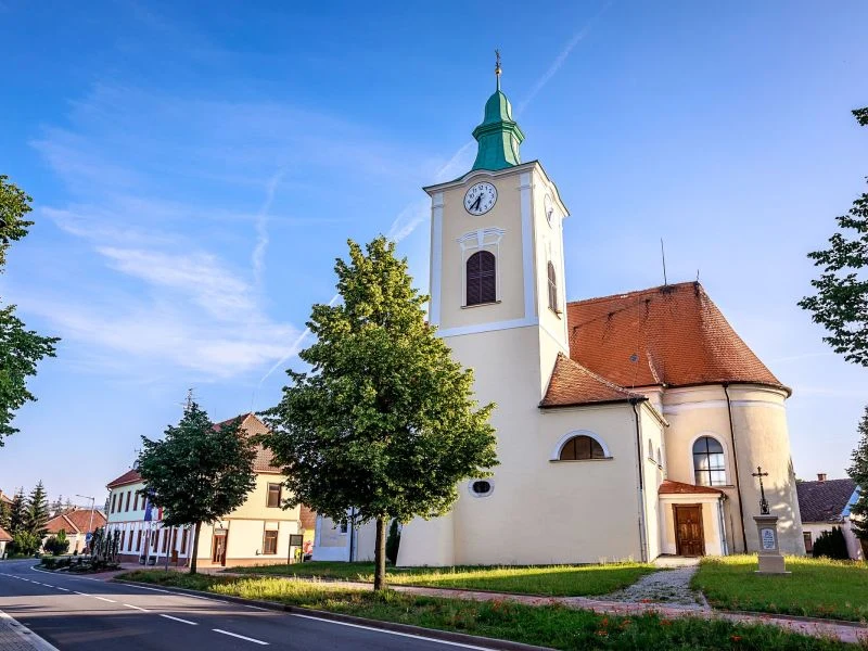 Kostel sv. Jana Křtitele a sv. Václava a jeho Ostrovačice